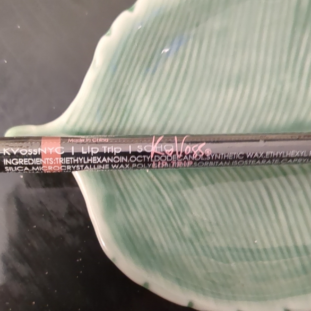 Lip Liner